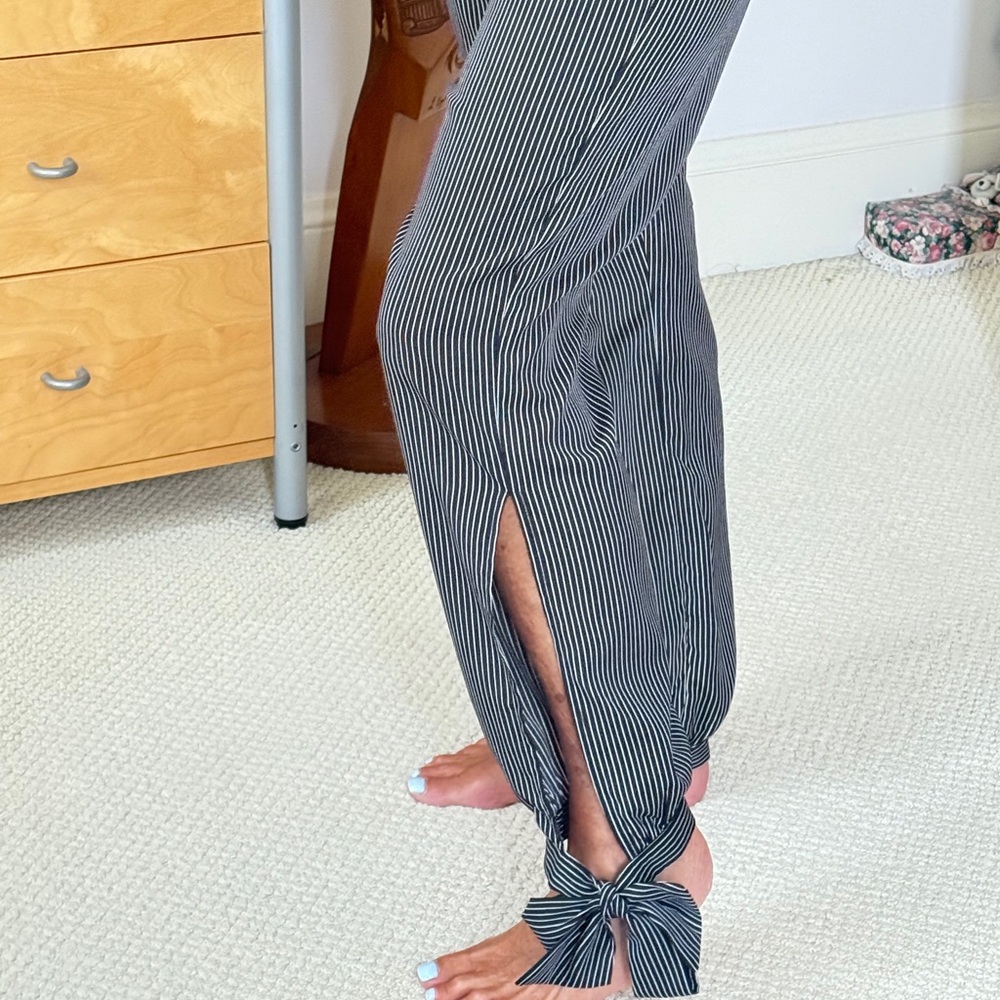 Anthropologie outfit black and white pants yellow top XS pants small top